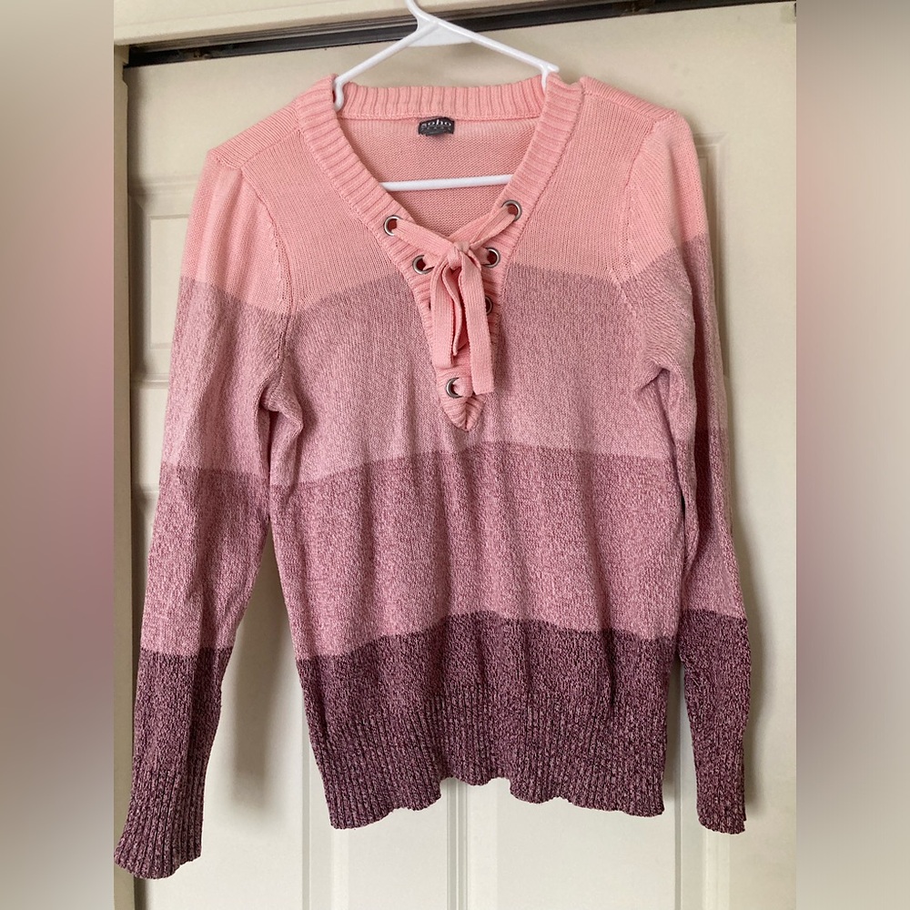 Soho New York & Company medium sweater - like new